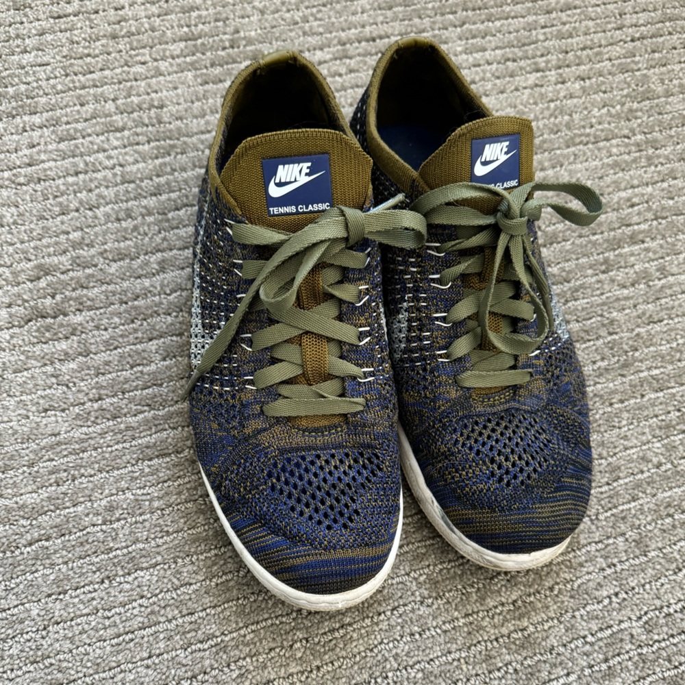 NIKE Flyknit Tennis Shoes— limited edition!! Nike Court Tennis Classic